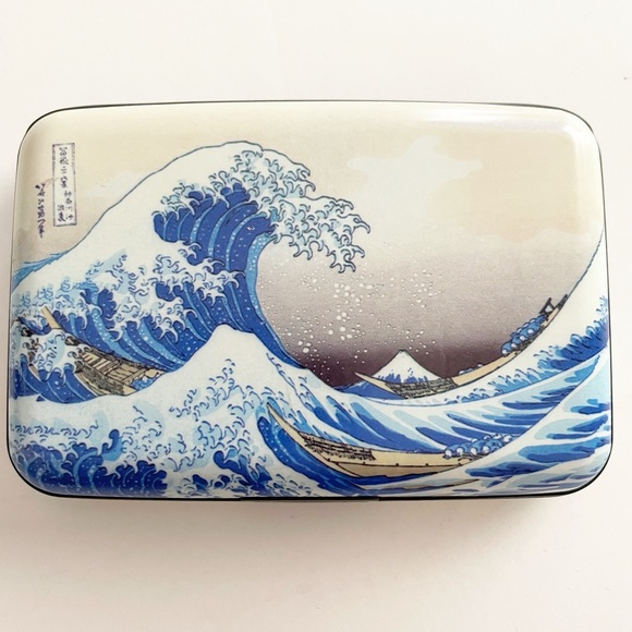 Armored Wallet Credit Card Case with RFID Data Theft Protection - Picture 8 of 8